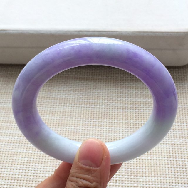 糯冰种茄紫翡翠手镯  缅甸天然翡翠圆条手镯  尺寸：56寸图2
