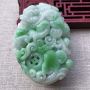糯种飘绿三脚金蟾翡翠手把件