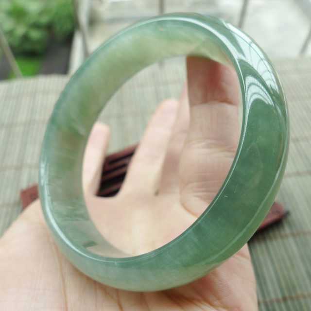 A货翡翠手镯 冰油满绿正装手镯57.5mm图8