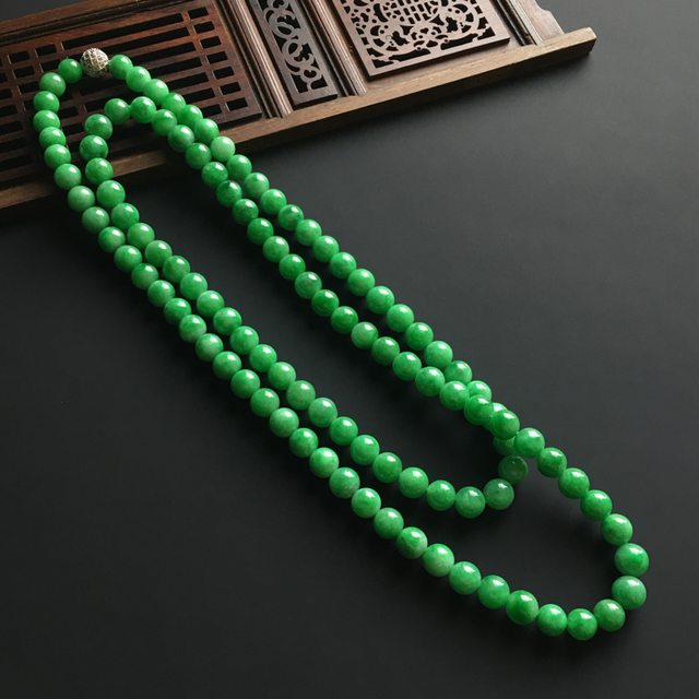 糯冰种阳绿佛珠项链 单颗佛珠直径7.5mm