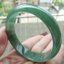 A货翡翠手镯  冰油满绿正装手镯57.3mm