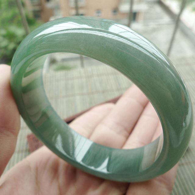 A货翡翠手镯 水润满绿正装手镯54.5mm图1