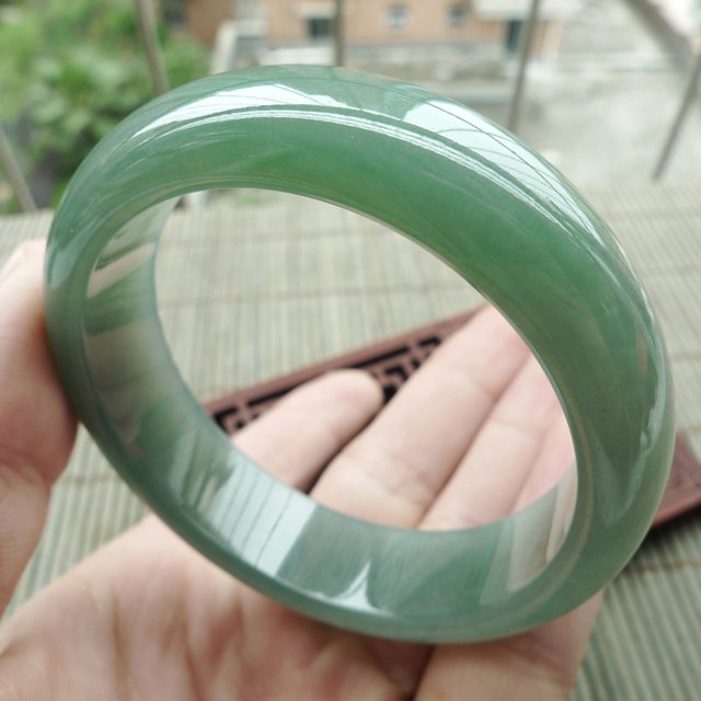 A货翡翠手镯 水润满绿正装手镯54.5mm