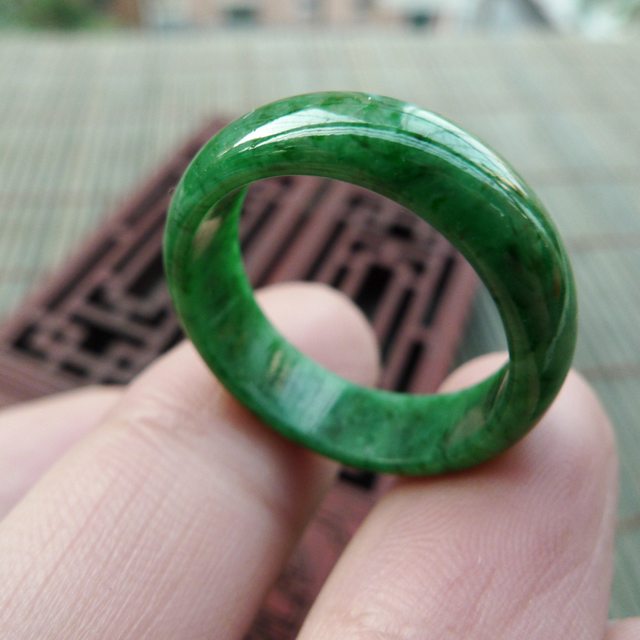 19*6.5*3mm冰油種飄綠花戒指 緬甸天然翡翠戒指圖6