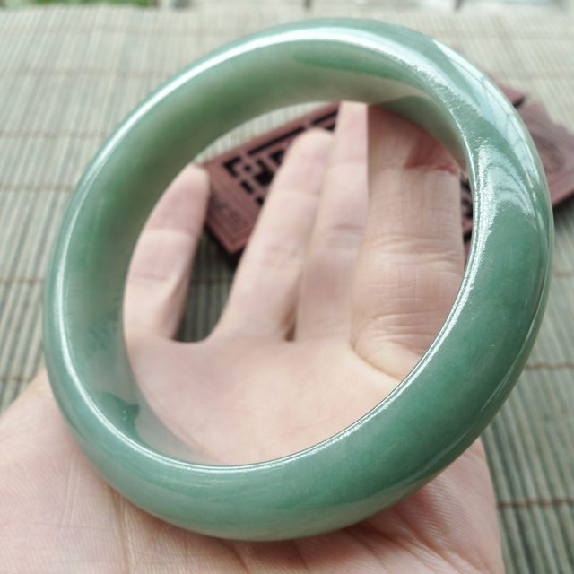 A货翡翠手镯 冰油种满绿正装手镯57.3mm图9