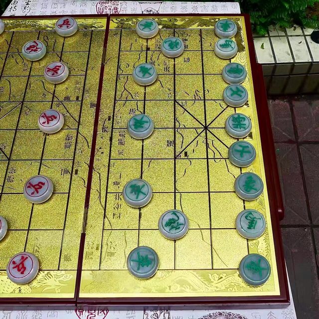 翡翠A货 老坑水润 精雕特色中国象棋一套图5
