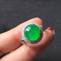 高冰种近玻璃种艳阳绿色标 缅甸天然翡翠戒指