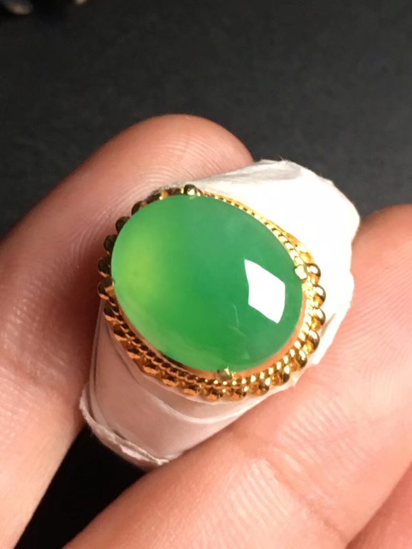 高冰黄阳绿 翡翠戒指尺寸13.1-11.1-3.6毫米图3