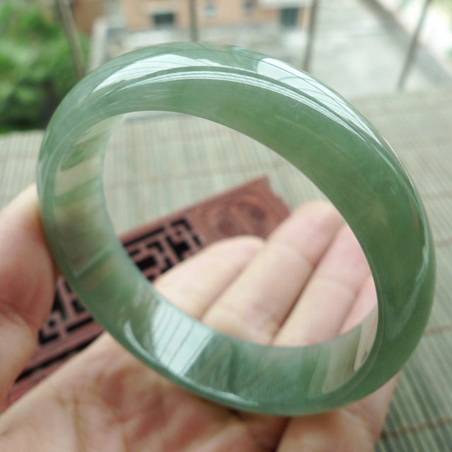 A货翡翠手镯 冰油满绿正装手镯57.5mm图4