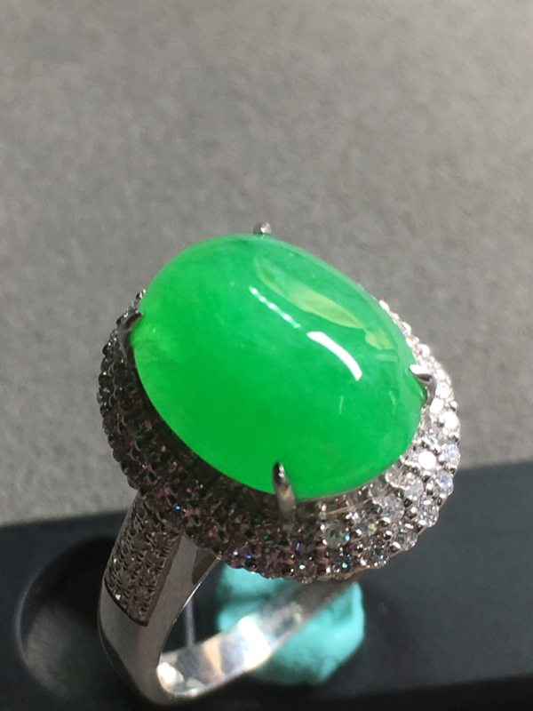 冰种阳绿 翡翠戒指 18Ｋ金镶嵌钻石图1