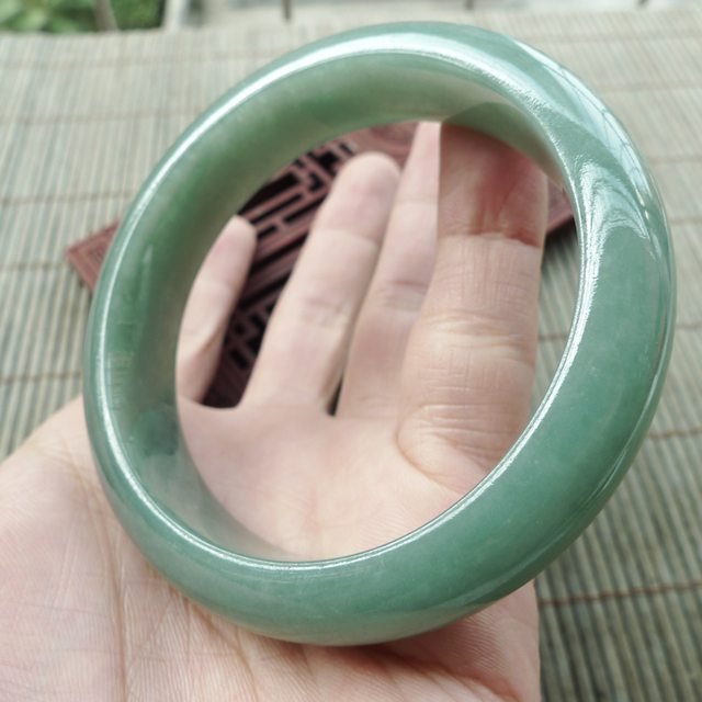 A货翡翠手镯 冰油种满绿正装手镯57.3mm图5