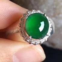 9.6-9.2-3.6寸老坑冰种辣绿色 缅甸天然翡翠戒指