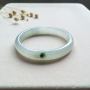 糯化飘花翡翠贵妃手镯 尺寸：53*10*5.8mm