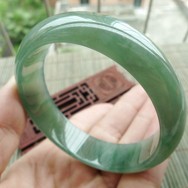 A货翡翠水润满绿正装手镯57.2mm图4