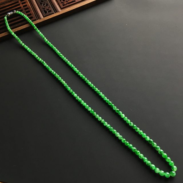 翠绿佛珠天然翡翠项链 直径4毫米图2
