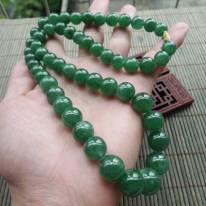 辣绿天然翡翠项链 珠子取大13.5mm
