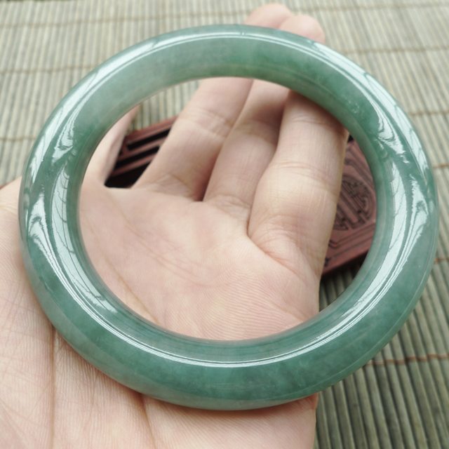 水润满绿圆条翡翠手镯55.3mm图10