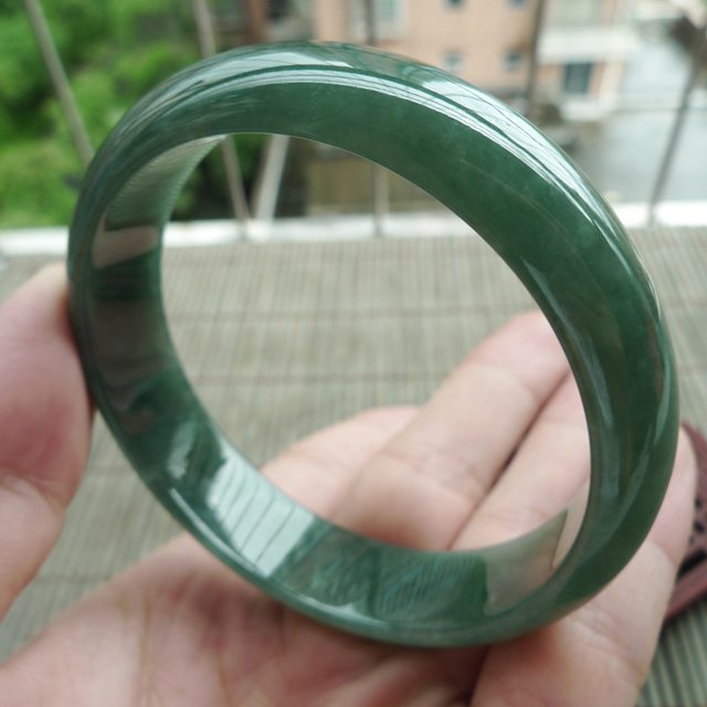 老坑油青辣绿正装翡翠手镯57.4mm图4