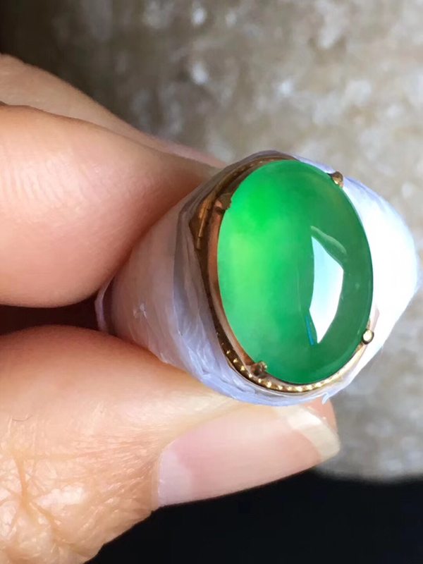 老坑冰种起荧光艳绿色 翡翠戒指13.8-9.7-5mm图3