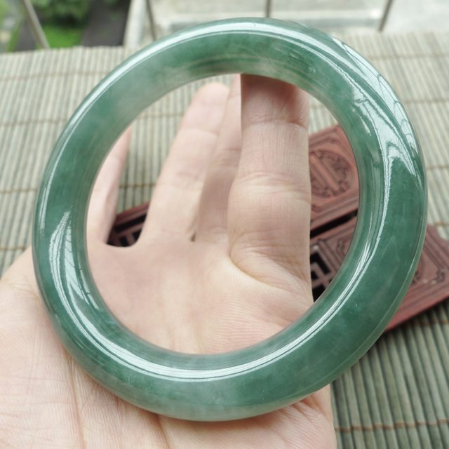 水润满绿圆条翡翠手镯55.3mm图3