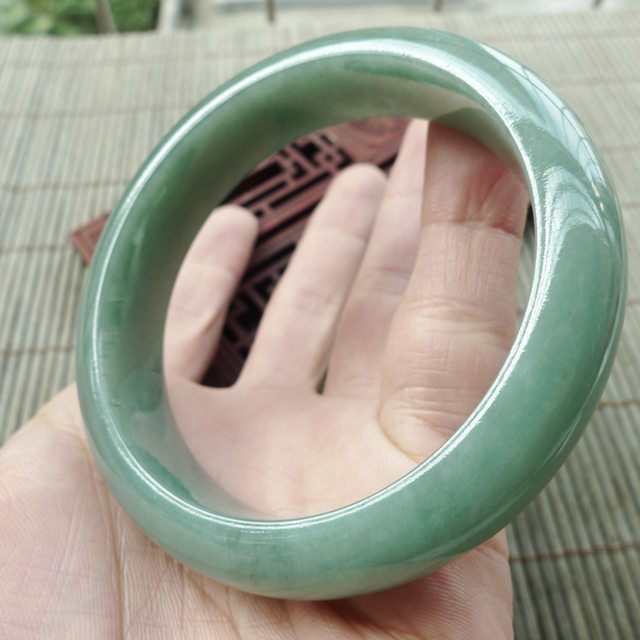 A货翡翠手镯 冰油种满绿正装手镯57.3mm图6