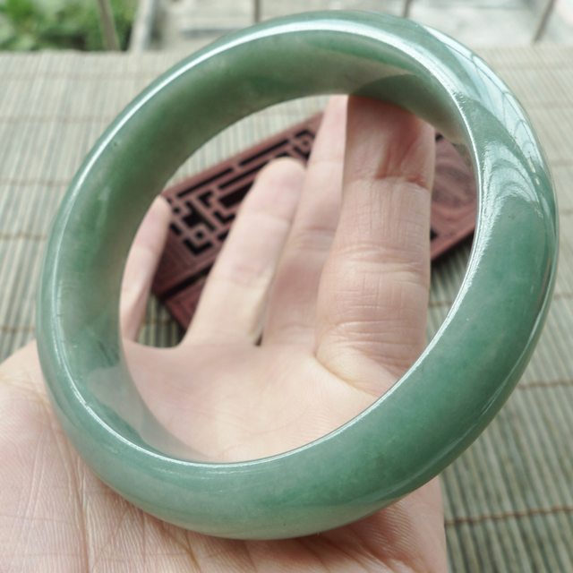 冰油满绿正装翡翠手镯58.8mm图5