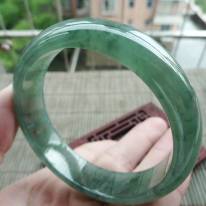 A货翡翠冰油飘花正装翡翠手镯59.5mm