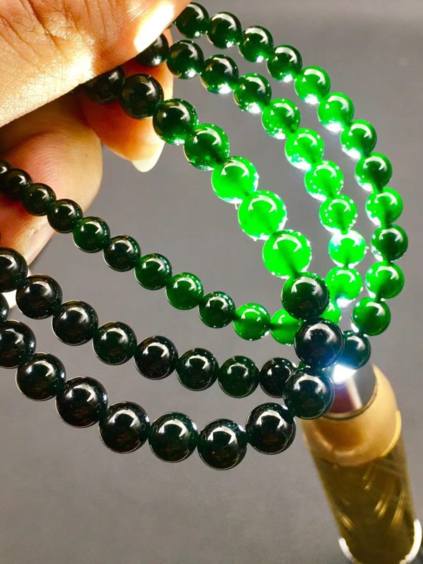 頂級帝王綠底色墨翠珠子項鏈 90顆