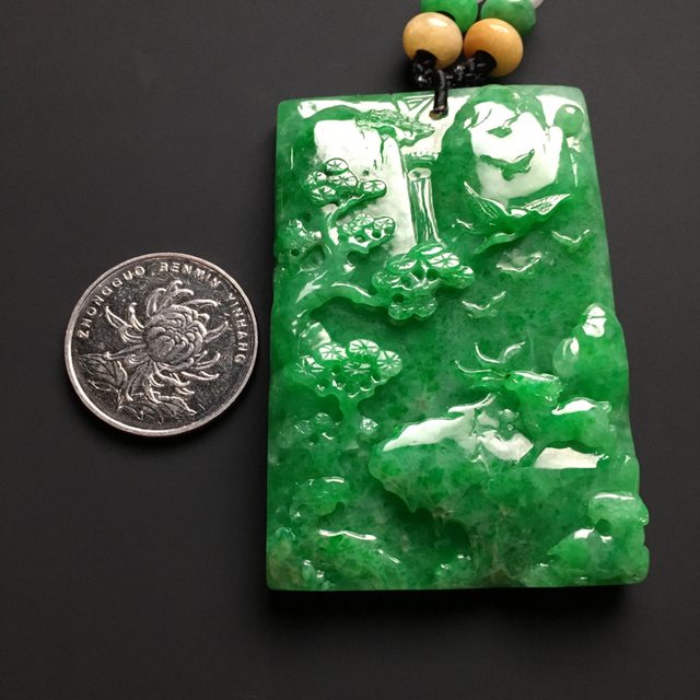 阳绿山水牌翡翠挂件  尺寸68-45-9毫米图5