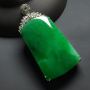 糯种阳绿无事牌翡翠挂件