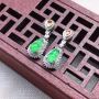 冰阳绿水润葫芦翡翠耳坠