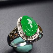 冰种阳绿貔貅戒指 真金真钻镶嵌