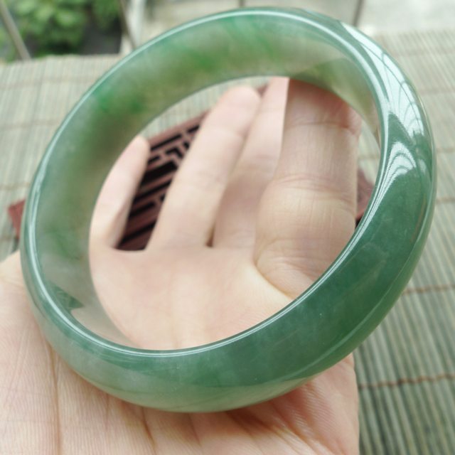 A货翡翠水润满绿正装手镯57.2mm图10