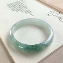 糯种飘花正圈翡翠手镯
