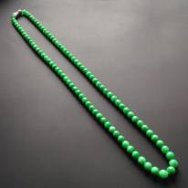 细糯种阳绿翡翠项链大7毫米小5毫米