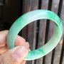 糯冰阳绿正圈翡翠手镯