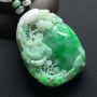 巧雕带色鸟语花香翡翠吊坠 尺寸:60-44-12.6毫米