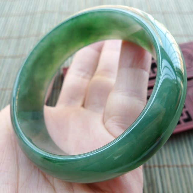 A货翡翠好种满绿正装手镯56.3mm图10