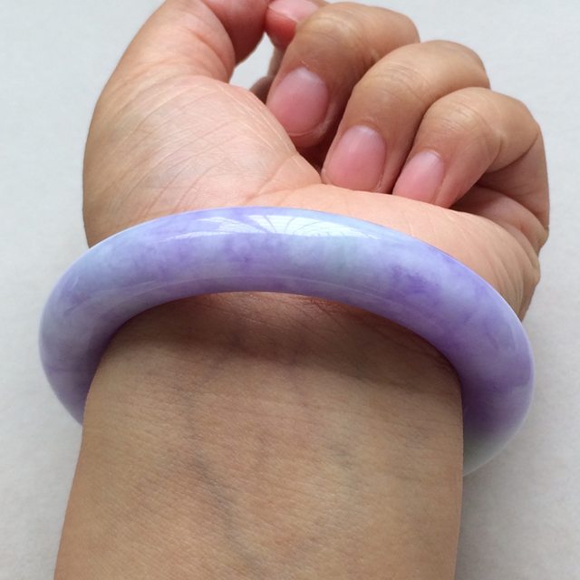 糯冰种茄紫翡翠手镯  缅甸天然翡翠圆条手镯  尺寸：56寸图5