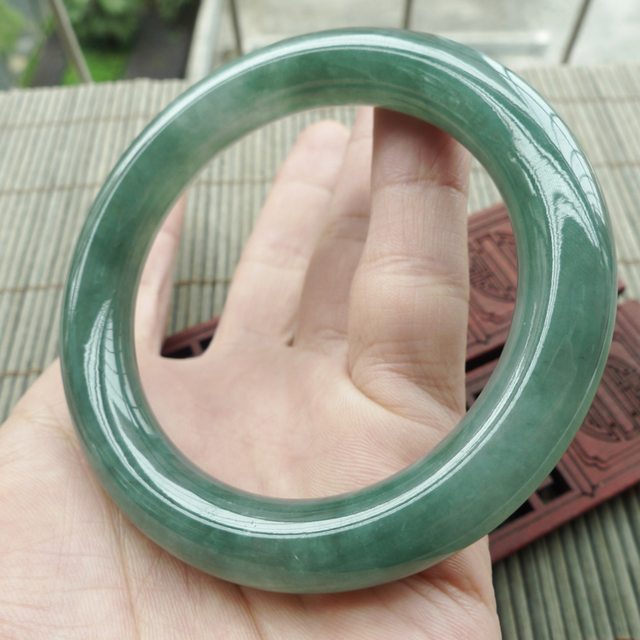 水润满绿圆条翡翠手镯55.3mm图1