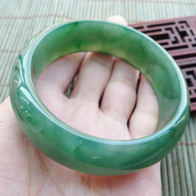 A货翡翠好种满绿正装手镯56.3mm
