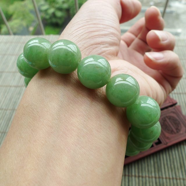 老种浅绿翡翠圆珠手链 珠大尺寸取一14.2mm图1