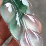 飘绿叶子 翡翠挂件 尺寸:35.2*17.8*3.6mm