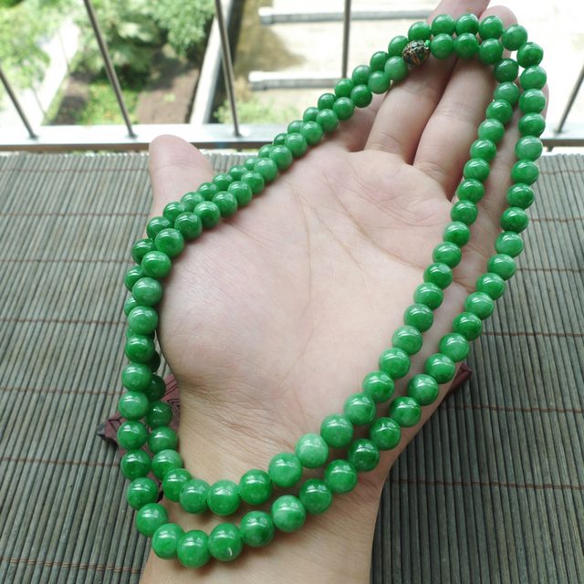 老种细腻阳绿圆珠翡翠项链 珠大7.8mm图2