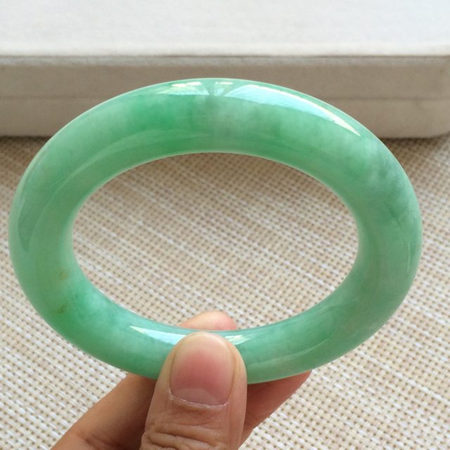 冰种满绿翡翠手镯  缅甸天然翡翠圆条手镯 尺寸：53.7寸图5