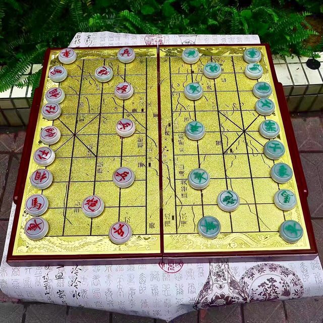 翡翠A货 老坑水润 精雕特色中国象棋一套图6