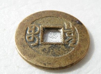 乾隆通宝两点通方子头价格走势怎么样 如何看待该钱币的发展可能