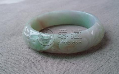 怎么分辨玉手鐲的真假 玉手鐲鑒定