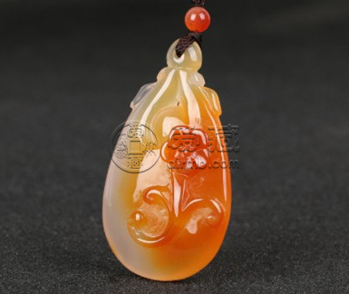 玉和玛瑙哪个贵 玉和玛瑙图片介绍