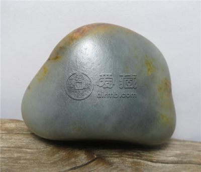 青花玉大原石图片及价格浅析 如何鉴别真伪